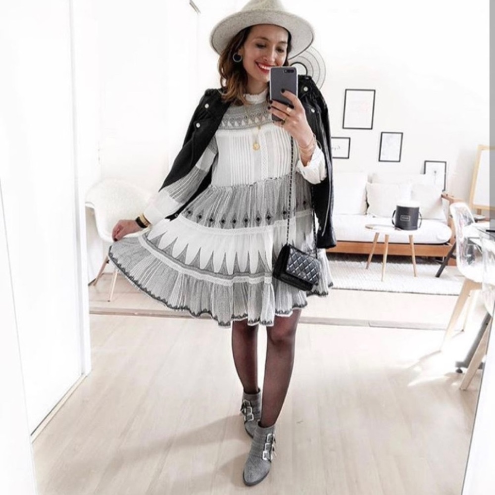 Embroidered Zara dress white long sleeve cotton xs